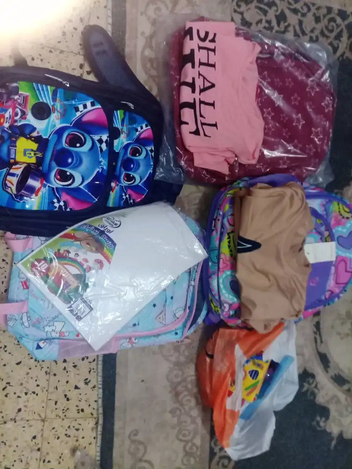 ثلاث طفلات… ثلاث فرحات: محافظ لأمّهات مطلقات وأطفالهن